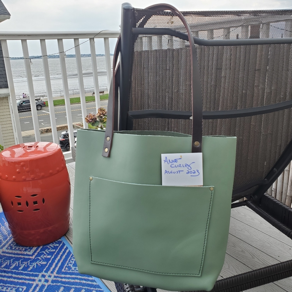 ✋️SOLD✋️Portland Leather Medium Classic TOTE 🌿 SAGE 🌿 unicorn color